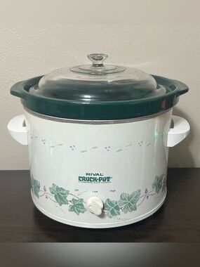 VINTAGE RIVAL 2.5 Qt Crock Pot Ivy with Purple Flowers & Ivy #3656 - Works